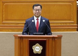 김정중 안양시의원 “보행도로 장애물 시민 위협, 안전보행 대책 마련 촉구”