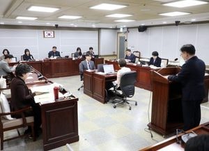 수원특례시의회 환경안전위원회, 2025년도 주요업무 추진계획 보고 청취 진행
