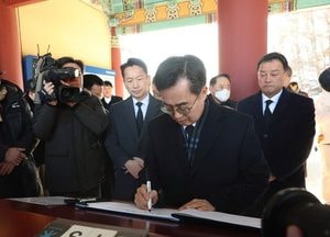김동연, 광주서 '더 큰 민주당' 강조…야권 통합 메시지