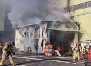 안양 자동차운전학원서 화재, 60대 남성 부상