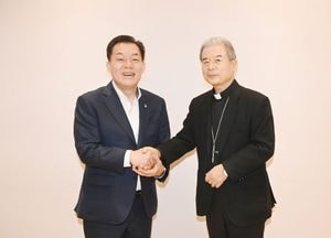 이재준 수원시장, 수원교구장 이용훈 주교 만나 “WYD 수원교구대회 성공 개최 적극 지원 약속”