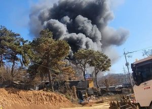 광명 비닐하우스에 화재, 인명피해 없어
