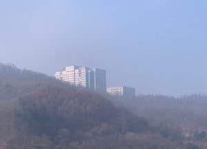 뿌연 동두천 하늘, 미세·초미세·황사 농도 '나쁨'