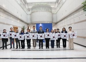 경기도의회 더불어민주당 ‘광복 80주년 기념 안중근 의사 기획전시회Ⅱ’ 개막식 열어