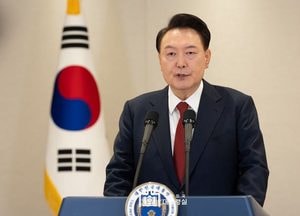 법원, 윤 대통령 구속취소 결정…석방 상태로 재판받을 듯