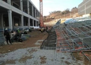 안성 신축 공사장 철근 붕괴 사고...근로자 3명 부상