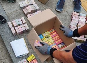 인천 중구, 불법 광고물 수거 보상제 도입…주민 참여로 깨끗한 도시 환경