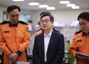 김동연 경기도지사, 경북 북부권 산불 확산 대응 점검 “국가 비상사태라고 생각하고 우리 일처럼 적극 지원하라”