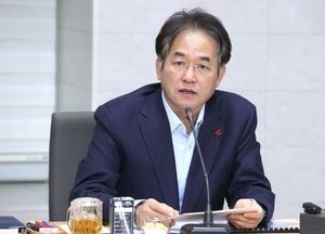 이동환 고양특례시장 “고양국제꽃박람회 성공 개최 최선 다해달라”...고양꽃전시관서 현장 간부회의 열어