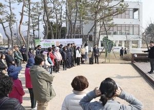 인천 중구, 주민 건강 챙기는 ‘맨발의 청춘’ 시작