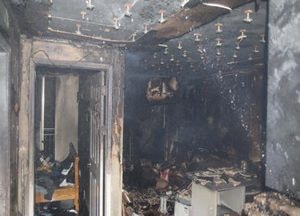 새벽 시간 아파트 내부에 불 지른 50대 체포