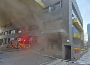 안양 산업용 로봇제조 공장서 화재, 2명 부상