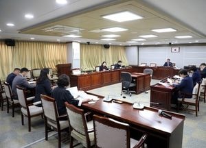 수원특례시의회 환경안전위원회, 생활폐기물 대행구역·계약방식 개선 연구용역 최종보고회 열어