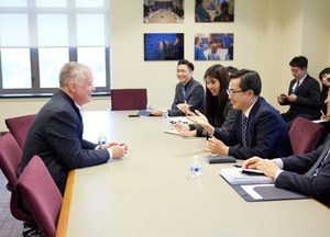 김동연, 美 비건 전 대표와 회담...“48시간 관세외교 마무리”