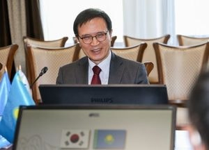임태희 경기도교육감, 학생 중심 교육 교류 또 통했다...카자흐스탄 공식 방문 일정 마무리