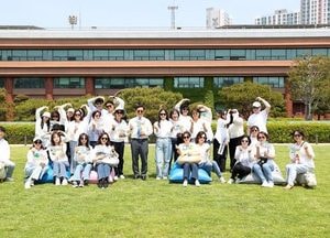 광명시청 앞 잔디광장, 도심 속 '문화 쉼터'로 탈바꿈…전 직원 특별휴가 도입