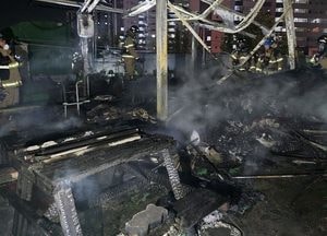 부천 상가주택 옥상 태양광 패널 화재, 14분 만에 완진