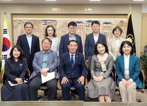 이재식 수원특례시의장, 교육장·초등학교 교장 간담회 가져...지역 교육 현안·학생 중심 환경 조성 논의