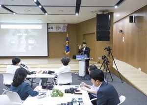 “사진 한 컷이 의정활동을 빛나게” 경기도의회, 의회사무처 직원 대상 DSLR 카메라 촬영 교육