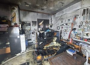 안산 본오동 자동차용품점서 한밤 화재, 인명피해 없어