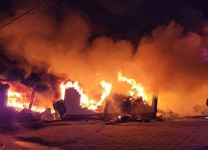 하남 가전제품 부품 보관창고서 새벽 화재, 2시간8분 만에 완진