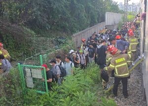 안양 석수동서 전동차 멈춤 사고…승객 471명 도보 이동