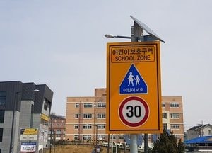 "아이가 괜찮다 해서..." 횡단보도서 7세 여아 치고 뺑소니 학원버스 기사