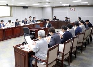 수원특례시의회 예결특위, 20일까지 추가경정예산안 심사...김은경 위원장 “시민 혈세 낭비 막겠다”