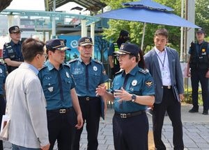 경기북부경찰청장, 임진각 대북전단 살포 현장 태응 태세 점검