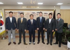 이재식 수원특례시의장, 카자흐스탄 잠빌주 타마벡 부지사 방문 환영 “우호 증진 초석 되길”