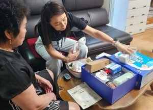구리시, 폭염·감염병 취약계층에 ‘기후재난 구호키트’ 전달...가정 방문 관리도 강화