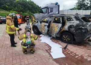 포천 영중면서 차량 화재…탑승자 2명 대피, 인명피해 없어