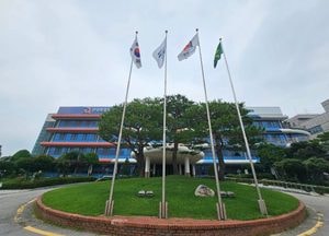 안성시, 안성·공도터미널에 ‘전자게시대’ 설치 완료...소상공인 홍보 채널 본격 운영