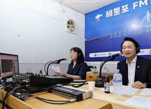 인천 동구 현대시장 ‘제물포 FM 라디오 방송국’ 개국…시장 소리로 소통 시작