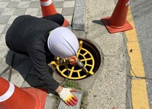 안성시, 재해 취약 지역 ‘맨홀 추락방지시설’ 설치...사각지대 없는 안전 인프라 구축