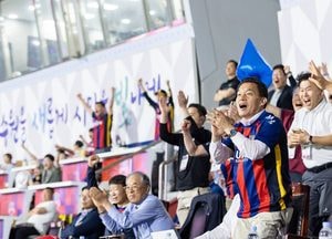[특집] 수원시-프로구단 ‘팀워크’로 지역 상생 ‘득점’...야구·축구·농구·배구팀 사회공헌·협업 ‘활발’