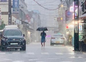 [내일 날씨] 경기·인천(16일, 수)...진짜 장맛비 내린다, 이틀 동안 ‘최대 200㎜ 이상’