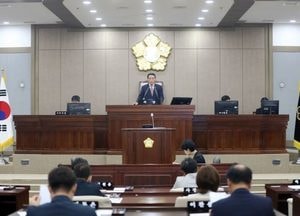 수원특례시의회, 제12대 후반기 제2기 원 구성 완료...최원용 의회운영위원장 선임