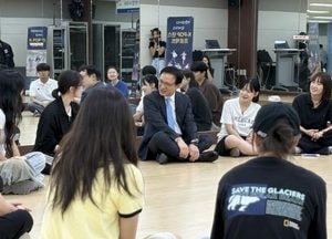 임태희 경기도교육감 ‘K팝 댄스 프로젝트’ 공유학교 참관 “좋아하는 것을 키우는 공간, 적극 지원할 것”