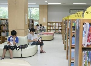 안양시, 도서관 중심 ‘기후쉼터’ 운영…무더위 속 시민 휴식 공간 제공