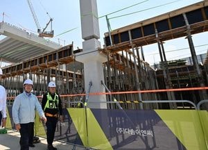 유정복 인천시장, 용현·학익 개발·뮤지엄파크 현장 점검