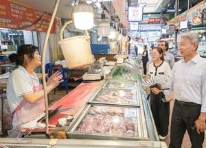 윤환 계양구청장, 전통시장 찾아 소비쿠폰 사용 독려