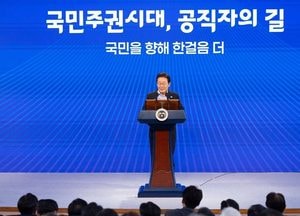 李 대통령, “공직자의 1시간은 5200만 시간” 고위공직자 워크숍서 특강