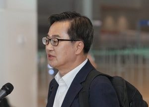 김동연 “정청래 대표, 개혁 이끌 적임자…민주당 원팀 뒷받침할 것”