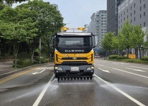 안양시, 도로 열기 식히는 ‘살수차’ 확대 운영...최대호 시장 “폭염 대응 총력”