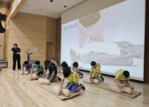 수원시 ‘새빛안전지킴이’ 양성 목표 달성...심폐소생술·AED 실습으로 위급상황 대응력 강화