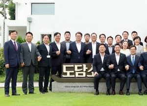 경기도의회·경기도 멈춰 있던 ‘협치 시계’ 다시 돈다...‘여야정협치위원회’ 출범