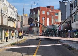 김포서 시내버스 전신주 추돌…800여 세대 정전