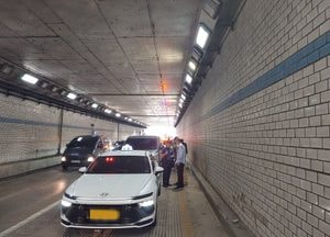 의정부시 장암동 지하차도서 7층 추돌 사고...인명피해 없어