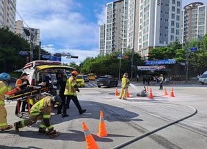 양주서 전기킥보드-차량 충돌 화재…1명 부상